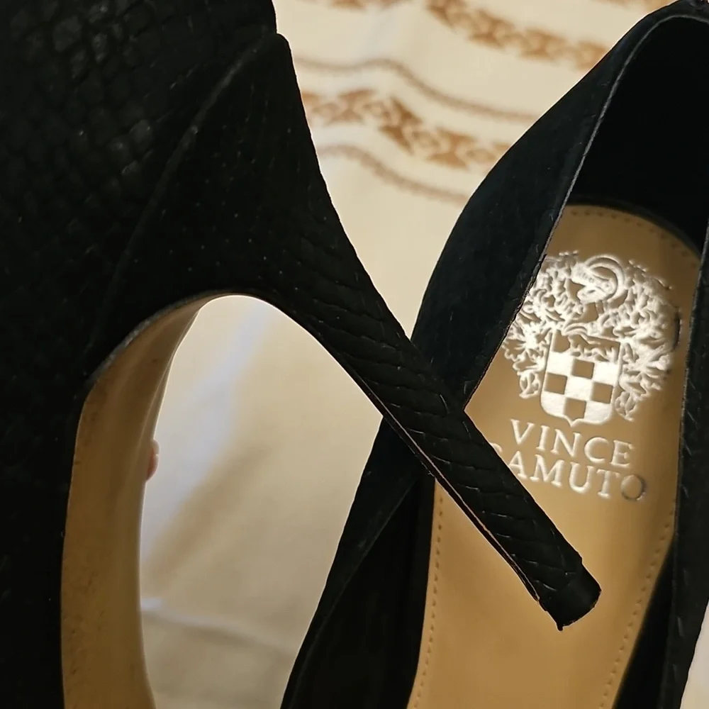 Vince Camuto Black Stilettos - Picture 4 of 5